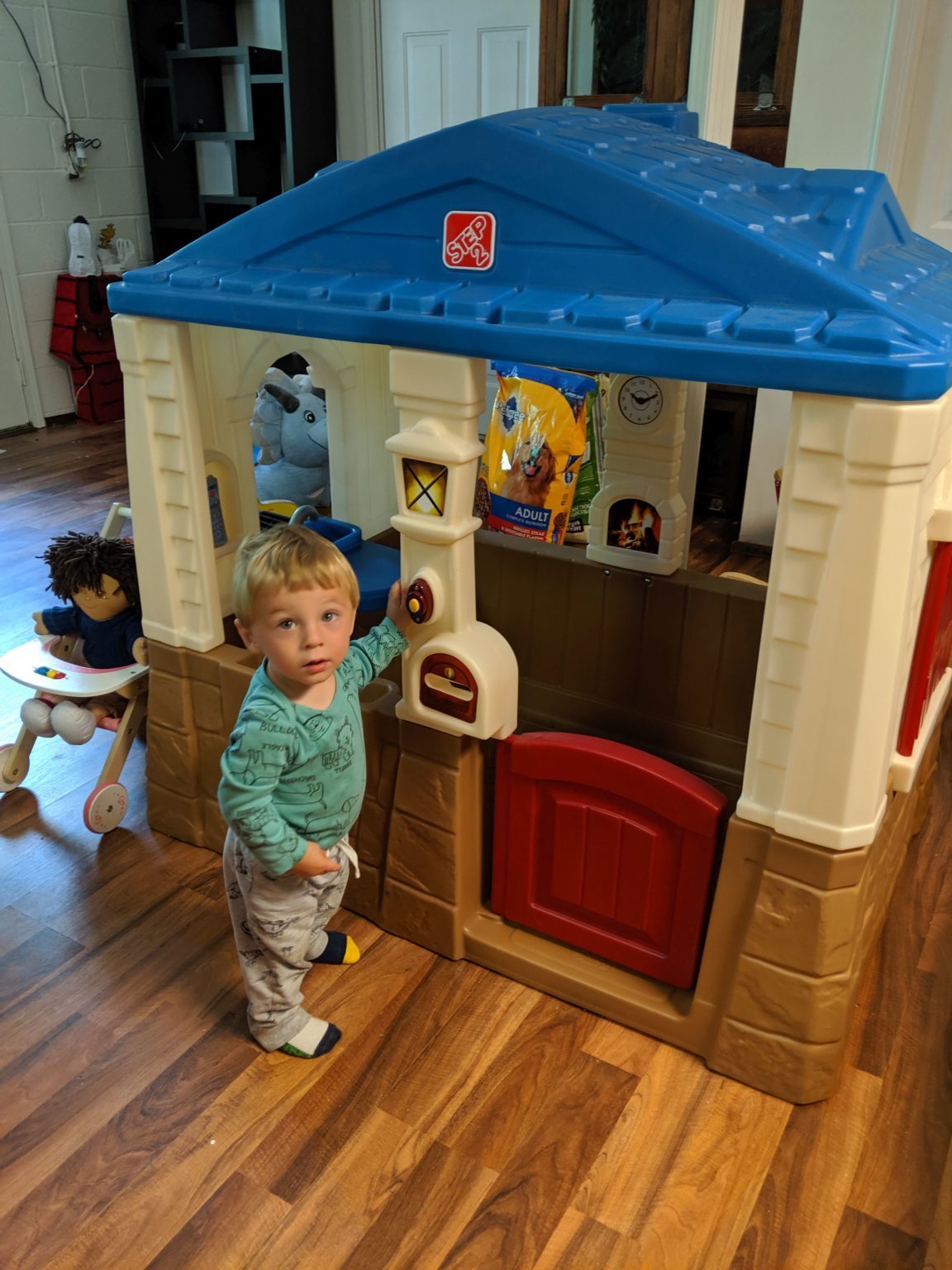 Product Review Step 2 Neat and Tidy Cottage Playhouse lyonessandcub